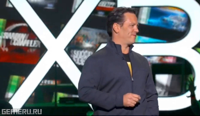 Фил Спенсер выступает на E3 2015